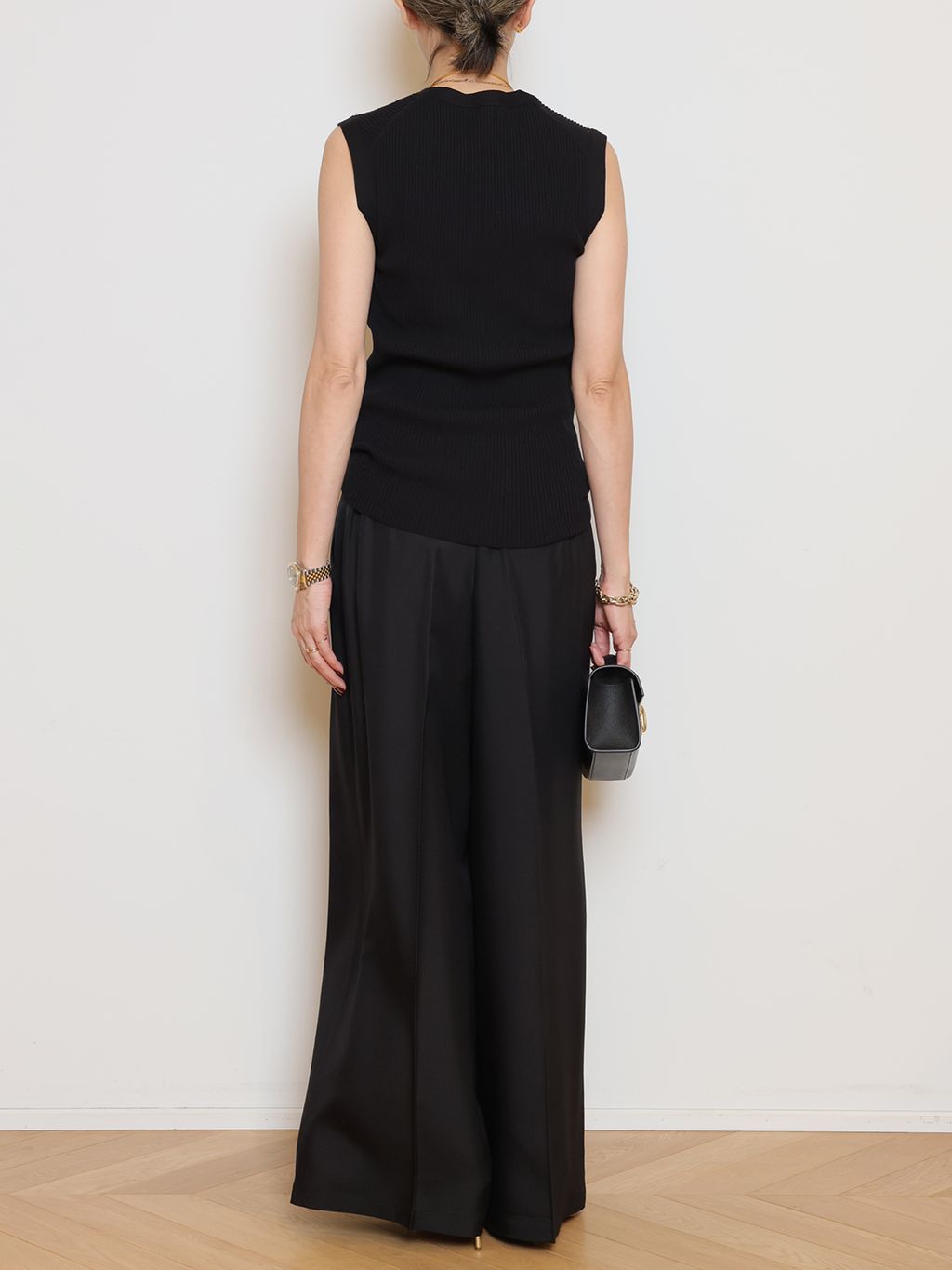 SAVETTE/サヴェット】SLIM SYMMETRY POCHETTEのコーディネートスナップ