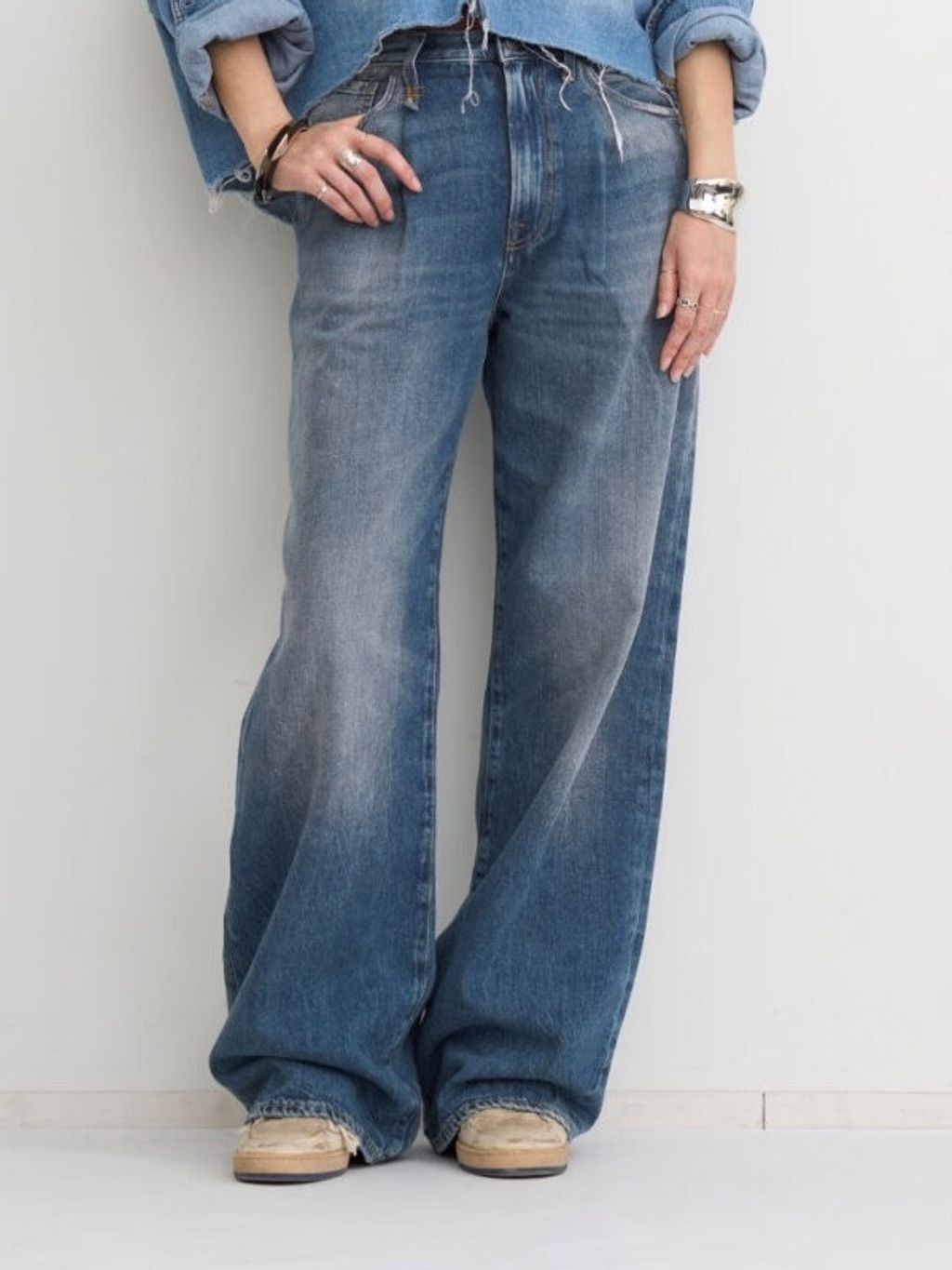 R13/アールサーティーン】 CROPPED DENIM SHIRTのコーディネート