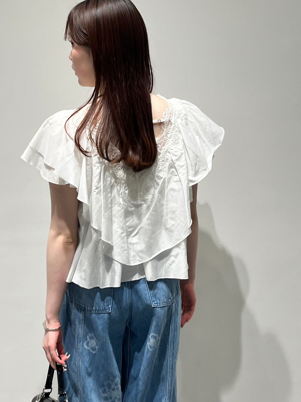 IENA LA BOUCLE レース Vネックブラウスのコーディネートスナップ