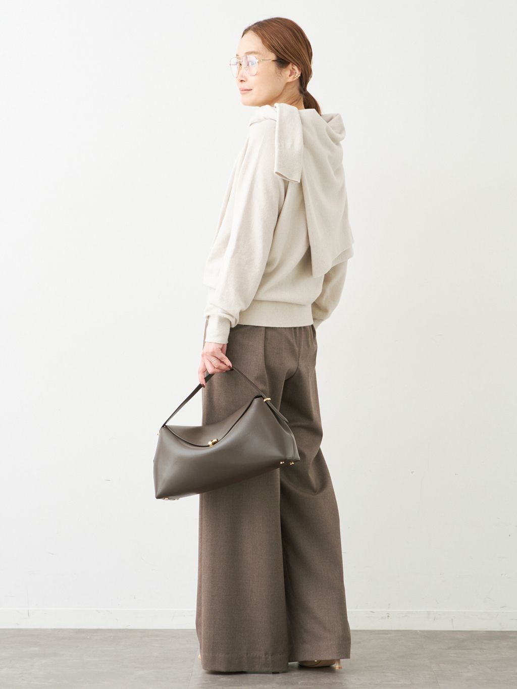 CAPRI クルーネック プルオーバーのコーディネートスナップ（MIZU