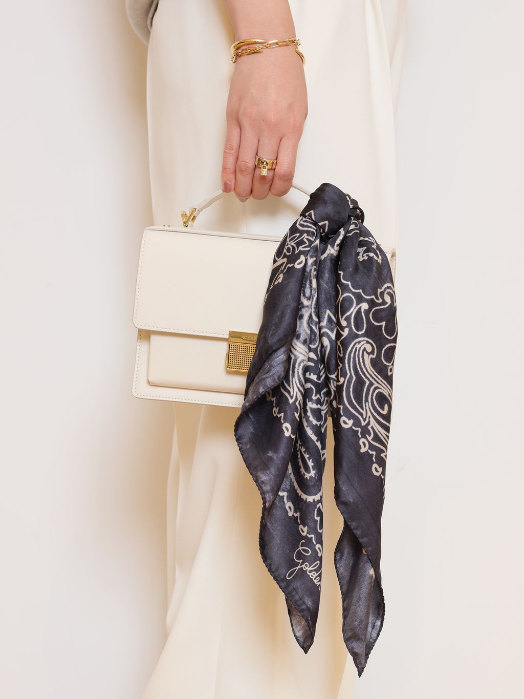 SMOOTH TOP クルーネック プルオーバーのコーディネートスナップ（HASE