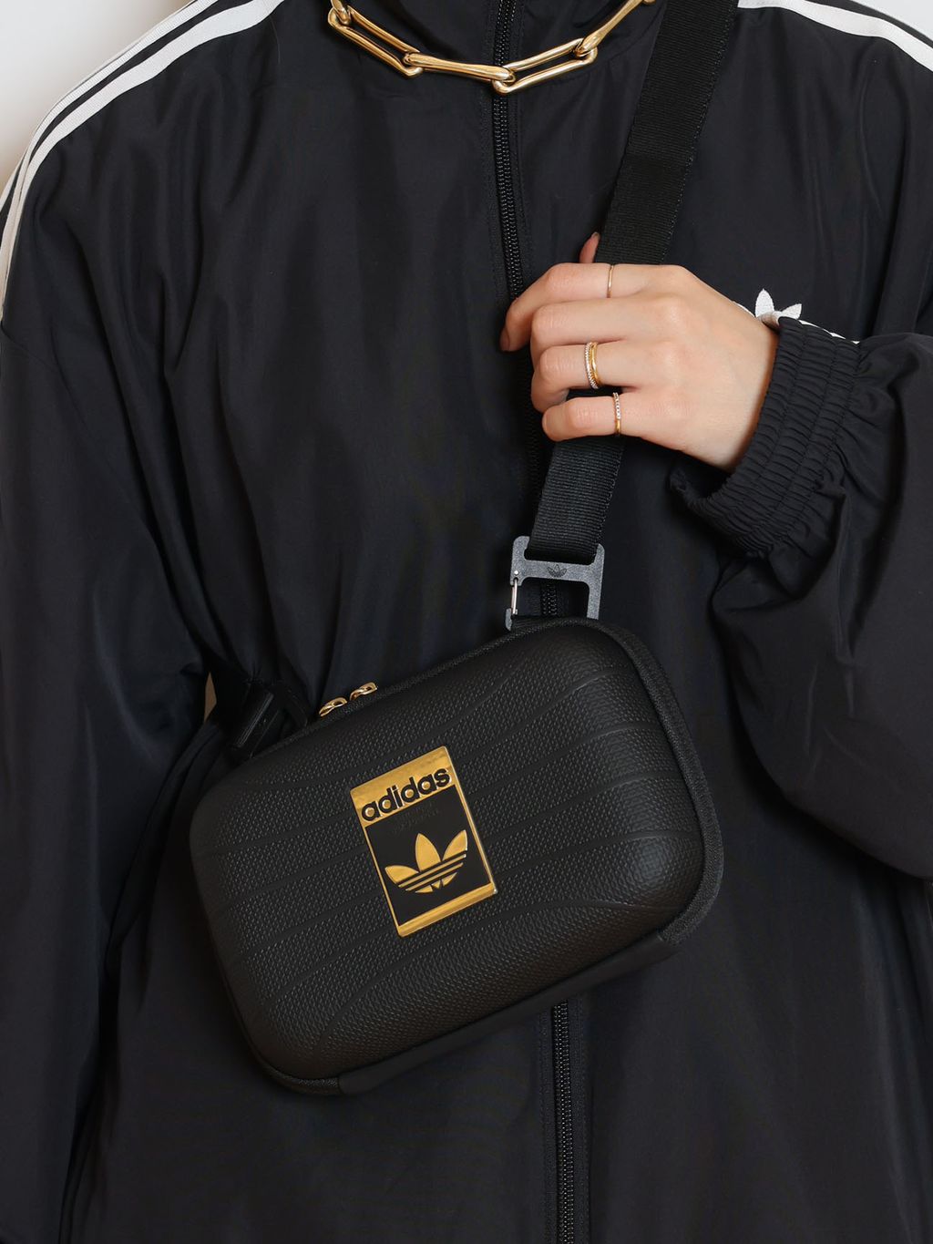 ADIDAS/アディダス】OVERSIZED TRACK TOP ジャケットのコーディネート