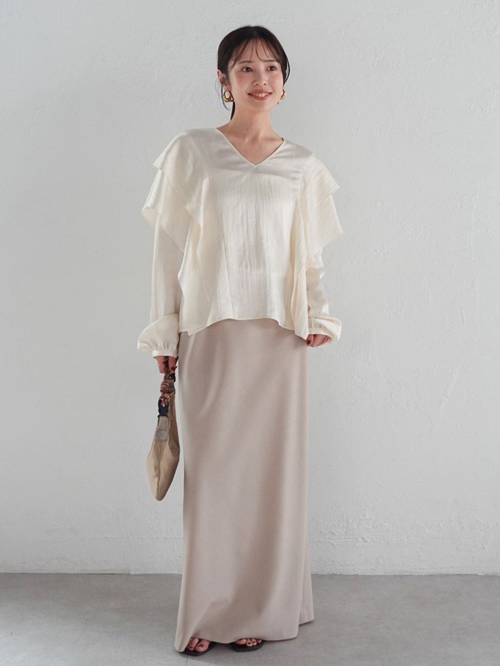 ELENI/エルニ 四子撚りウールバイアススカートのコーディネート