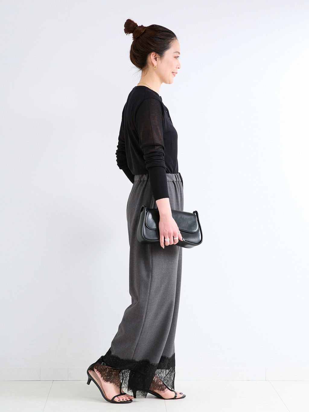 予約》【一部WEB限定カラーあり】手洗い可 / レースヘムパンツの