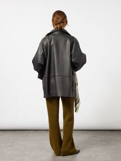 Lamb ハイネックブルゾンのコーディネートスナップ（VERMEIL Online