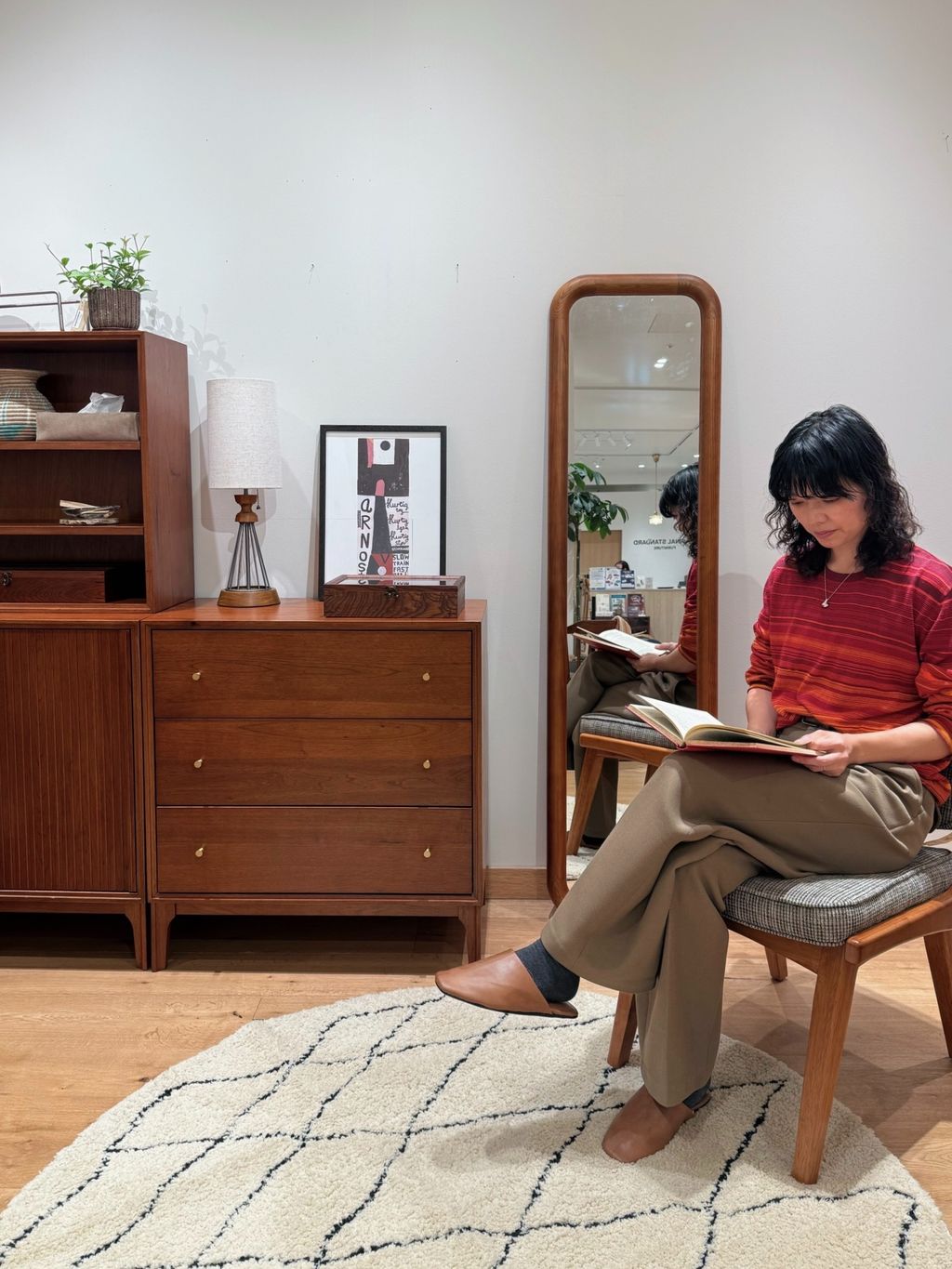 JOURNAL STANDARD FURNITURE