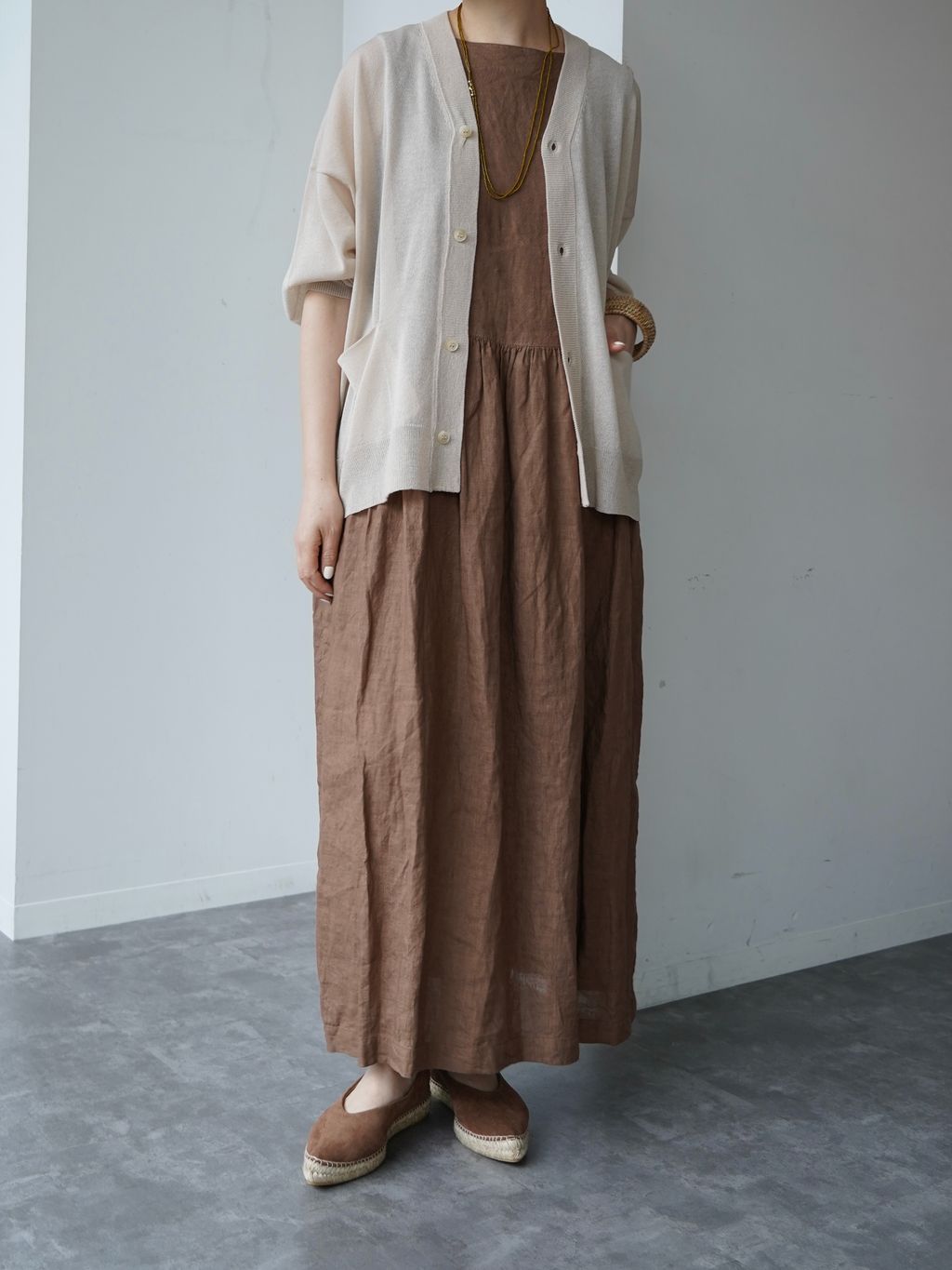 ARMEN】LINEN PLAIN BOAT NECK DRESSのコーディネートスナップ（Y.S