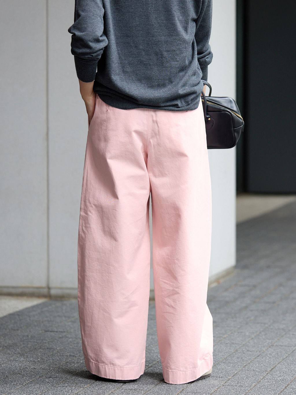 ≪予約≫SLOUCHY LIGHT CHINO パンツのコーディネートスナップ（miki