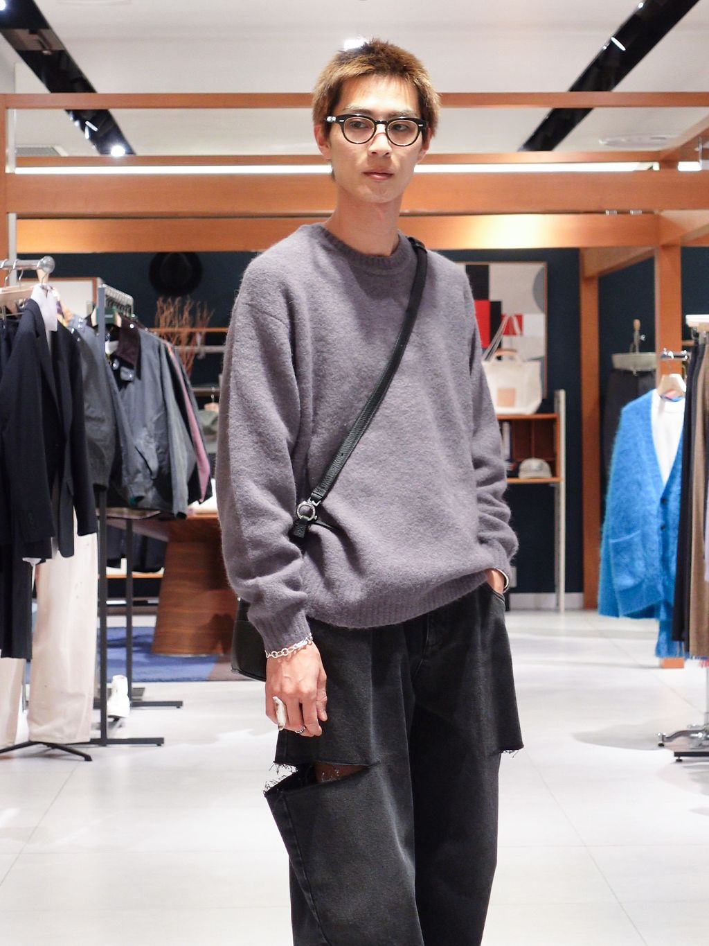 スリアルパカミックス クルーネックニットのコーディネートスナップ