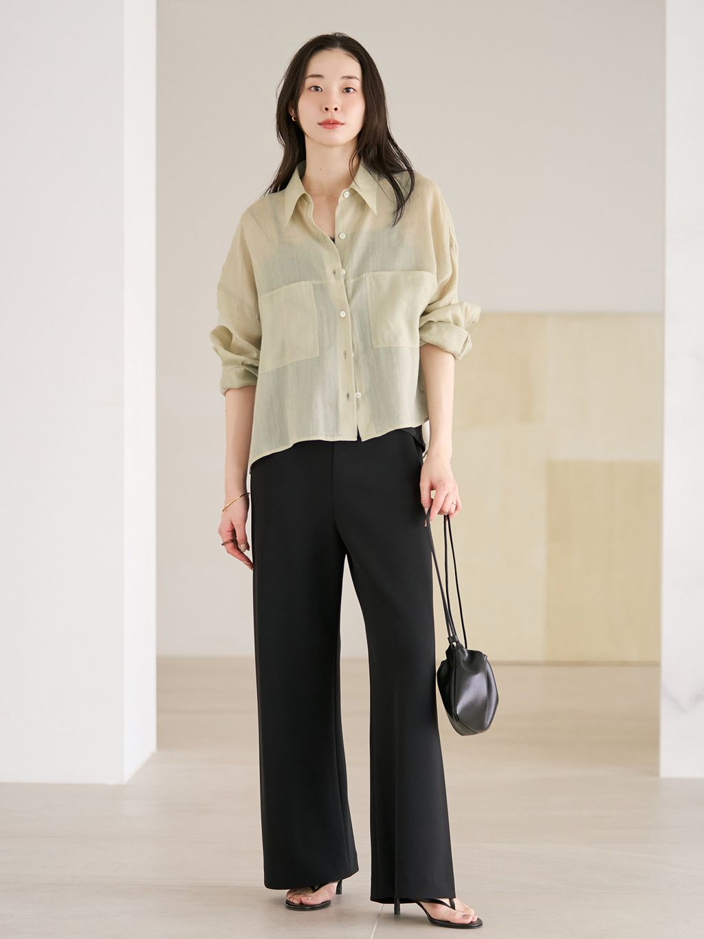 追加予約》RAMIE LYOCELL CROPPED シャツのコーディネートスナップ