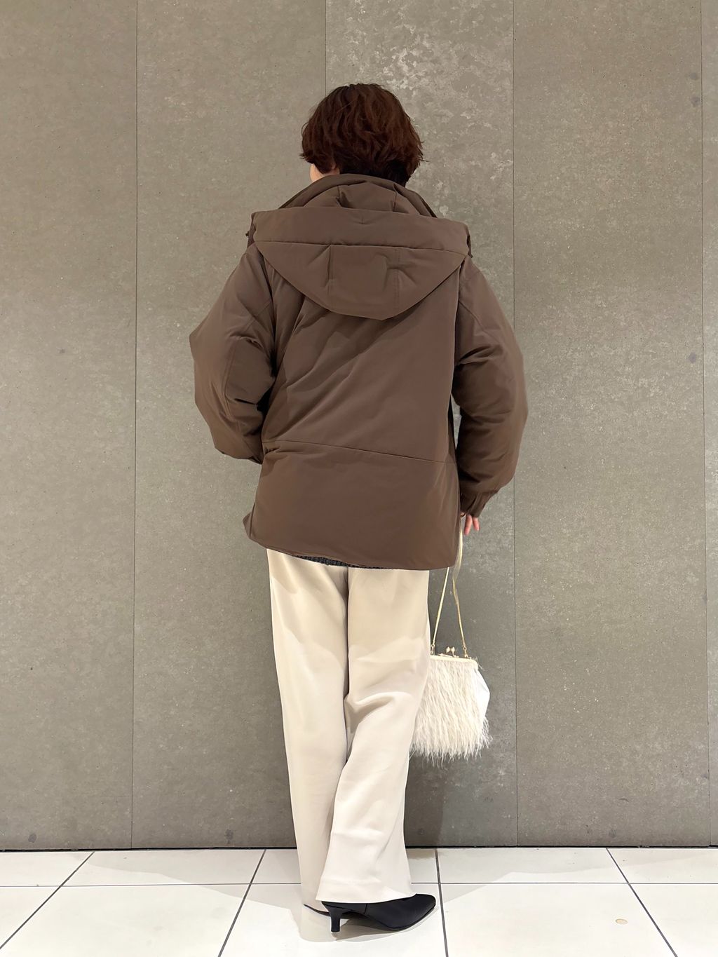 フェザーライト撥水モンスターダウンのコーディネートスナップ（Yumika