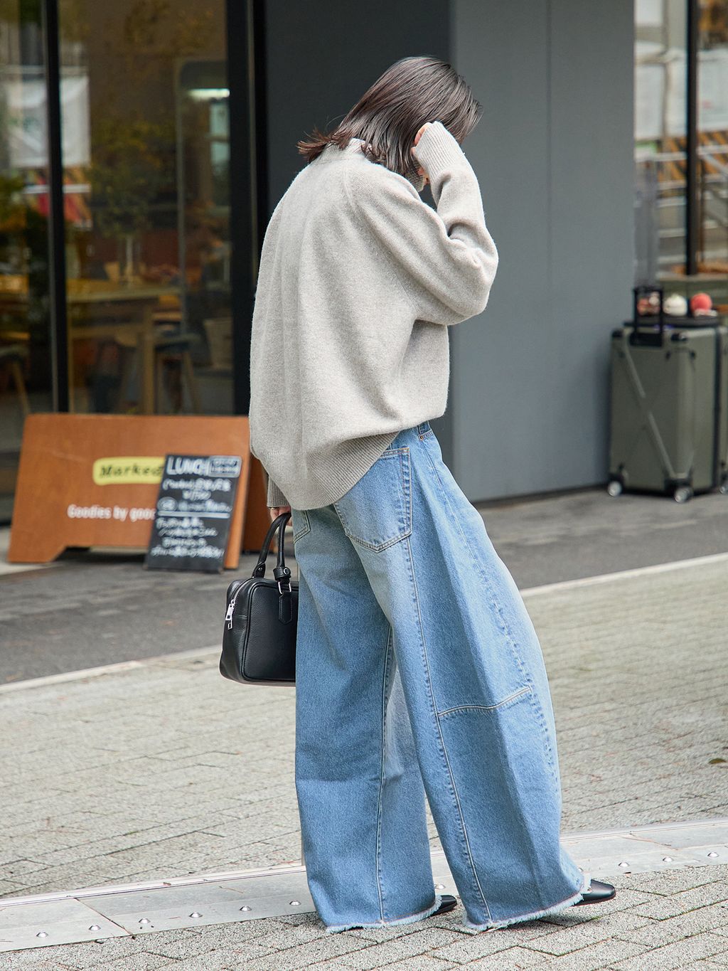 12oz DENIM コクーンパンツのコーディネートスナップ（murakamifuna