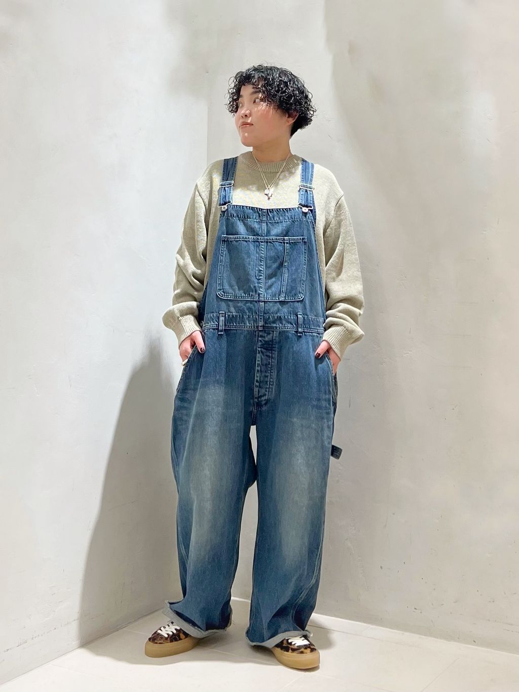 11OZデニムオーバーオールのコーディネートスナップ（MM）｜journal