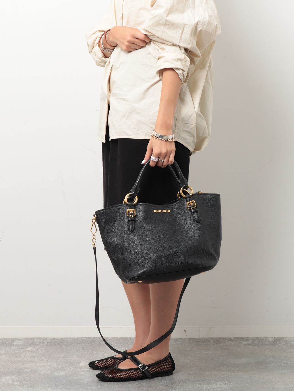 MIU MIU/ミュウミュウ】 tote leatherのコーディネートスナップ