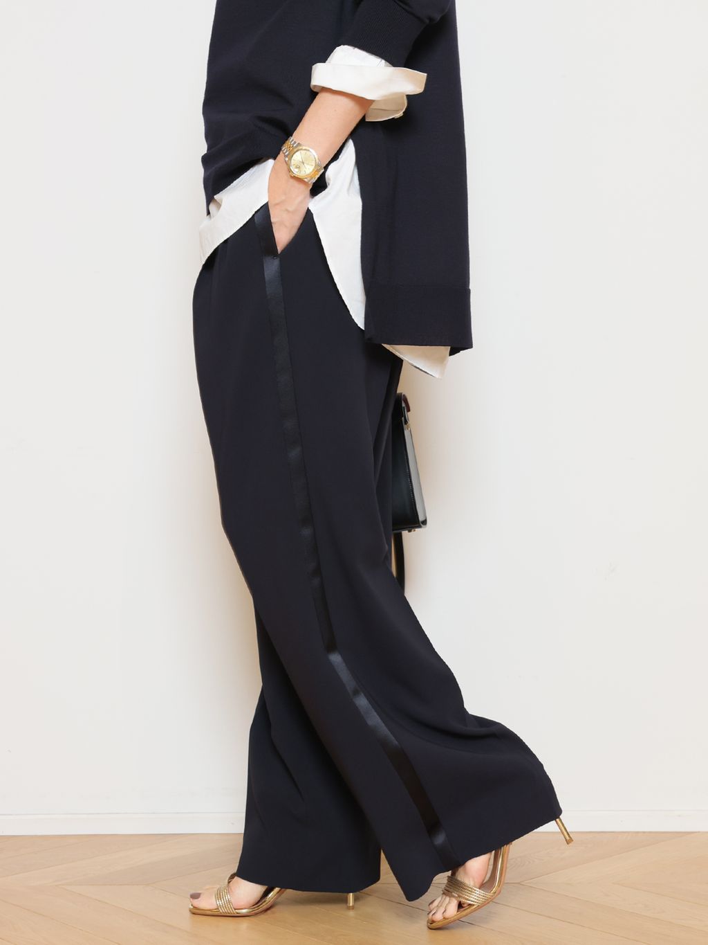 MILLENNIUM タートルネック スリットプルオーバーのコーディネート