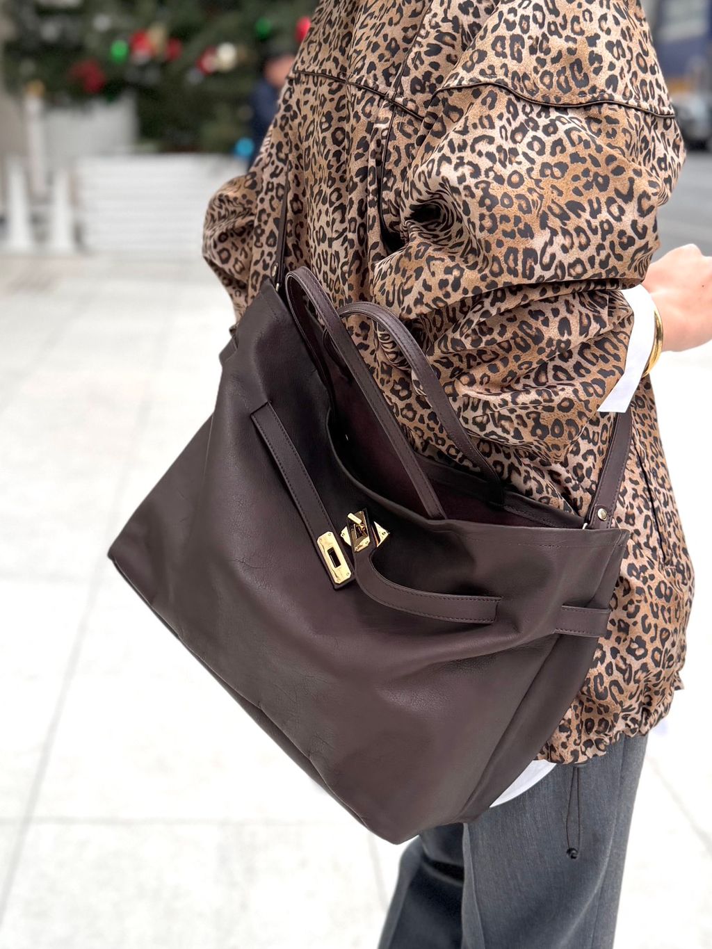 SEMI-FLARED PANTSのコーディネートスナップ（PR Sasaki）｜L