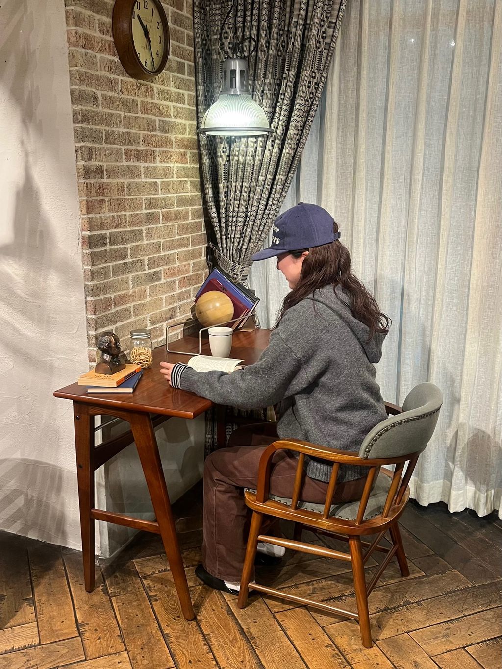 JOURNAL STANDARD FURNITURE