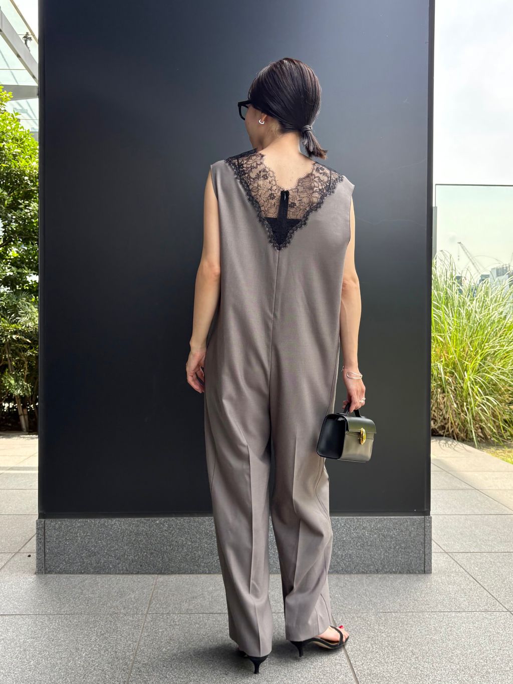 一部カラーWEB限定》Lace Neck オールインワンのコーディネート