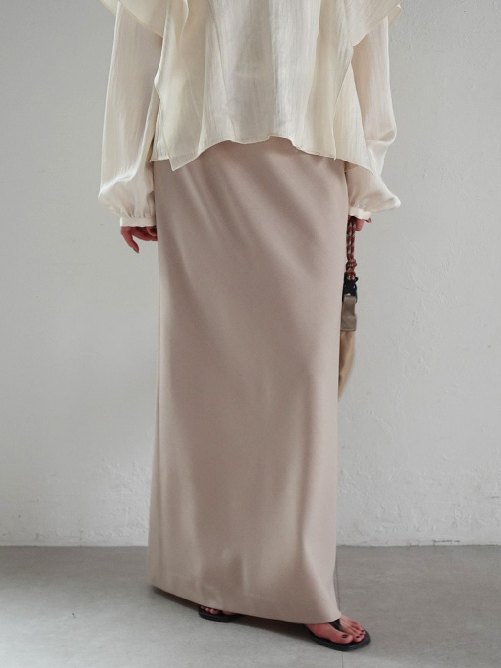 ELENI/エルニ 四子撚りウールバイアススカートのコーディネート