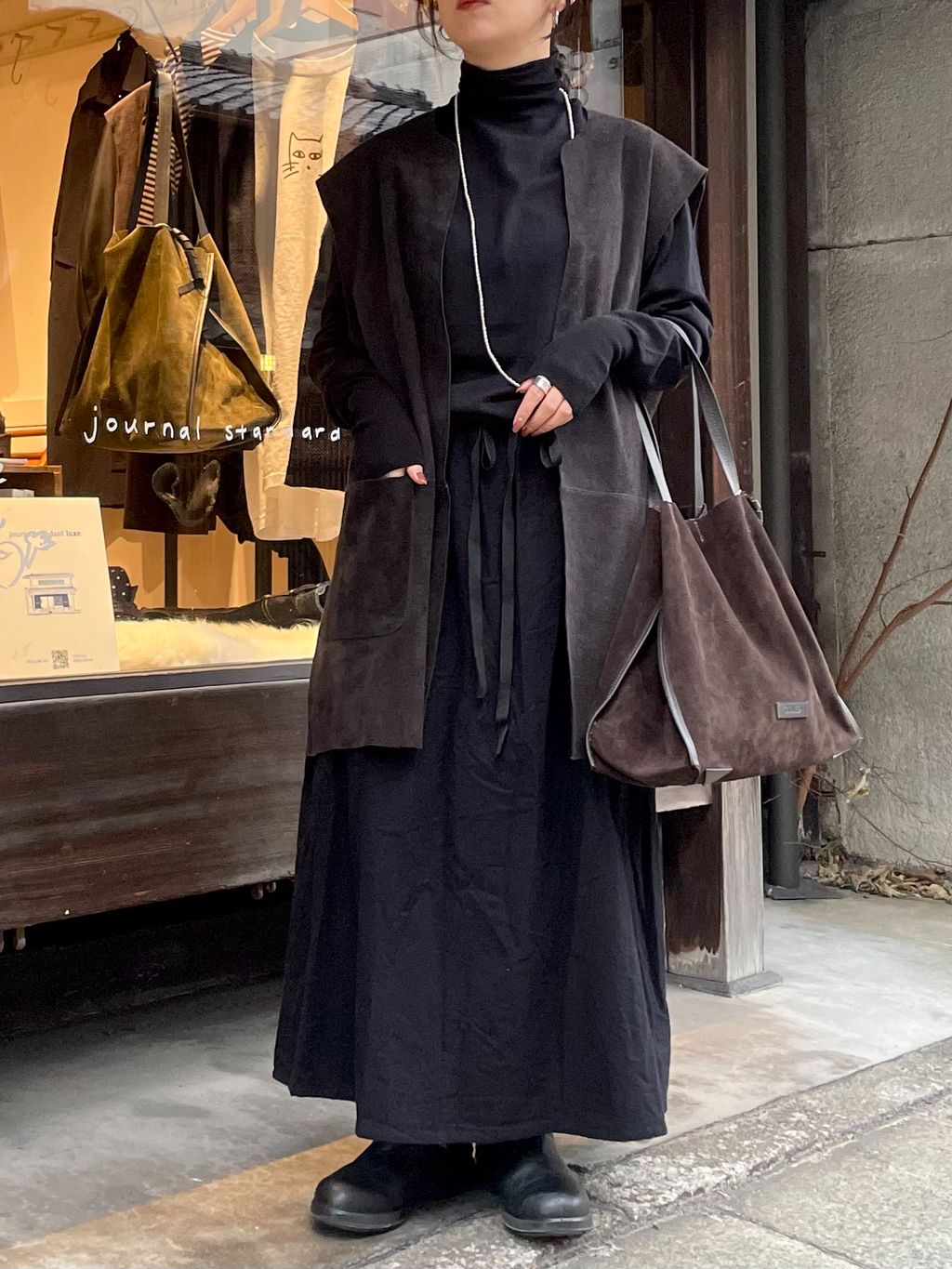 スウェードベストのコーディネートスナップ（R.T）｜journal standard