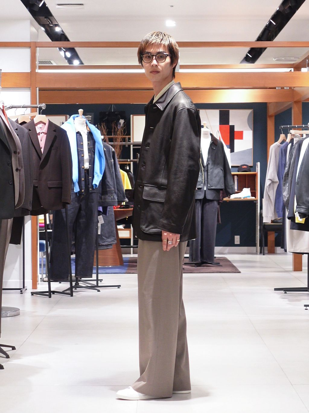 AURALEE (オーラリー)TEXTURED LAMB LEATHER BLOUSONのコーディネート