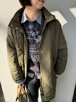 撥水パッディドフーディーポンチョのコーディネートスナップ（yuka