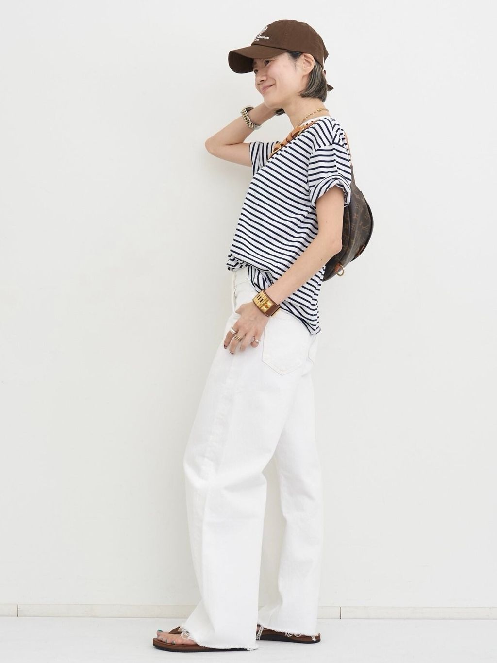 AGOLDE/エーゴールドイー】 LOW CORVE FRAY DENIMのコーディネート