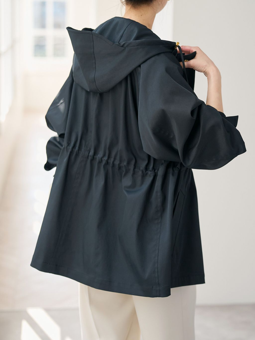 撥水ツイルフーディーブルゾンのコーディネートスナップ（さくまる