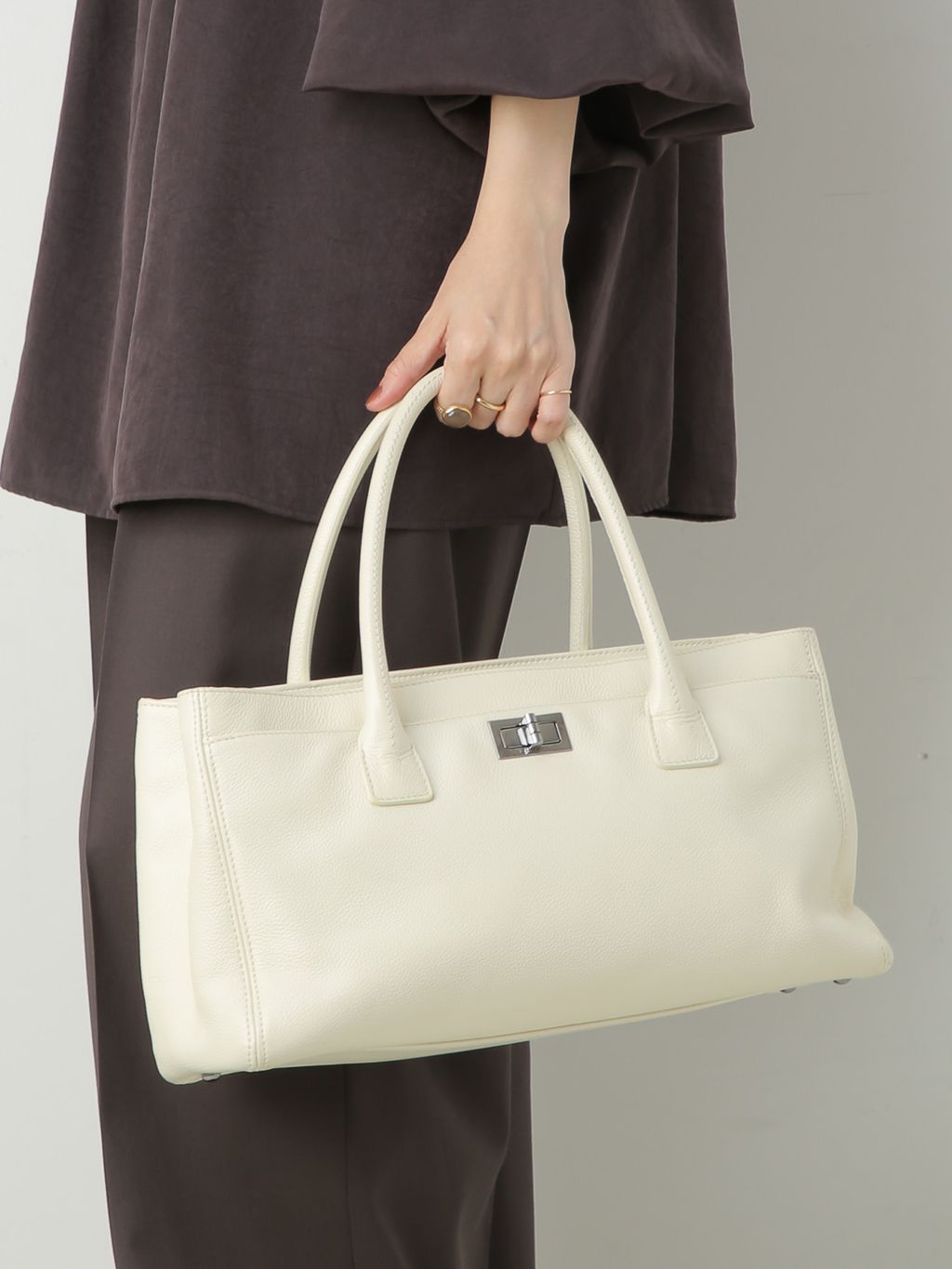 シャネルトートバッグ VINTAGE CHANEL/シャネル】 2.55 Executive トートバッグの