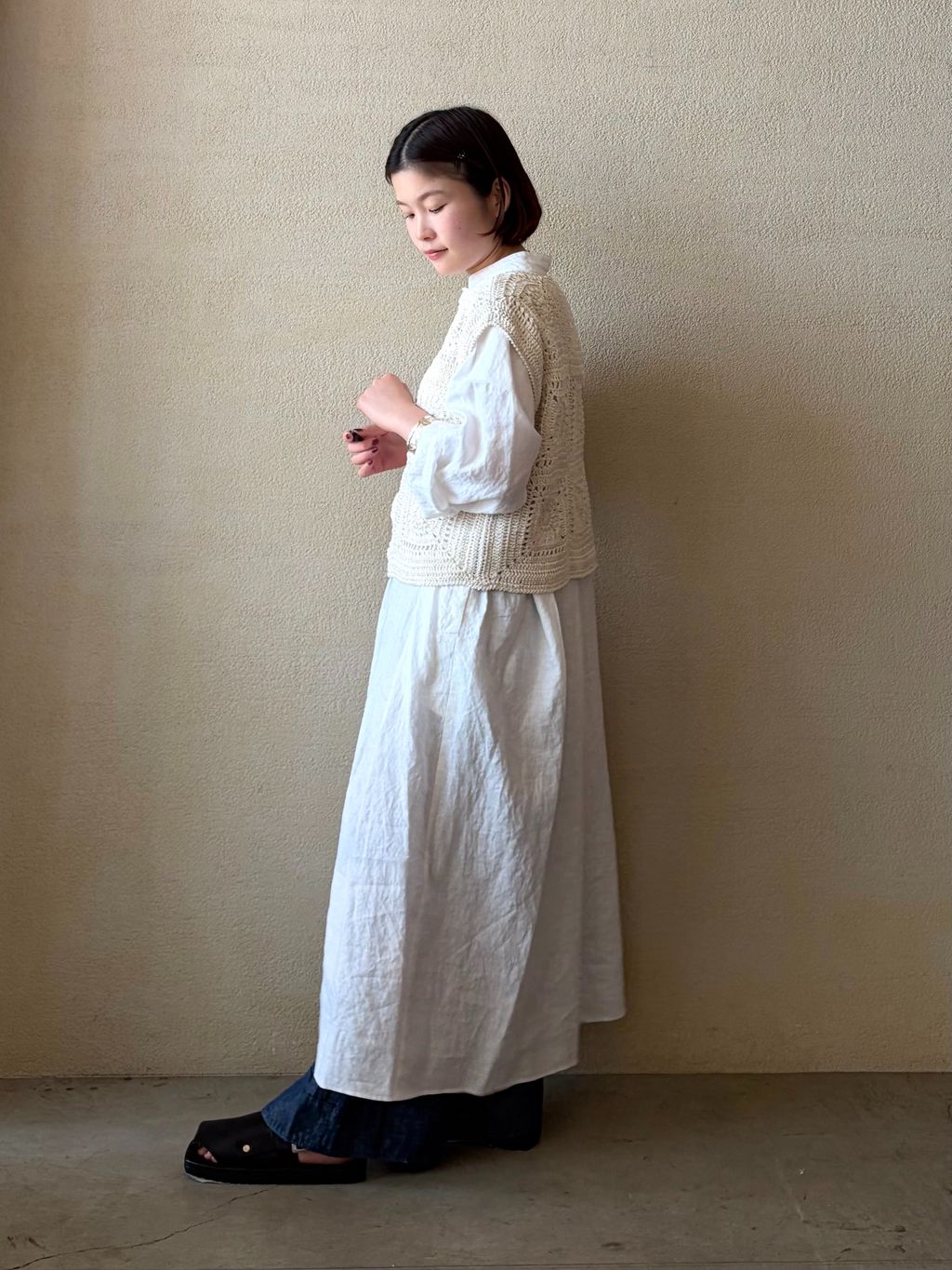 JOURNAL STANDARD LUXE　プルオーバーシャツワンピース　白 ソフトリネン シャツワンピースのコーディネートスナップ（A.D