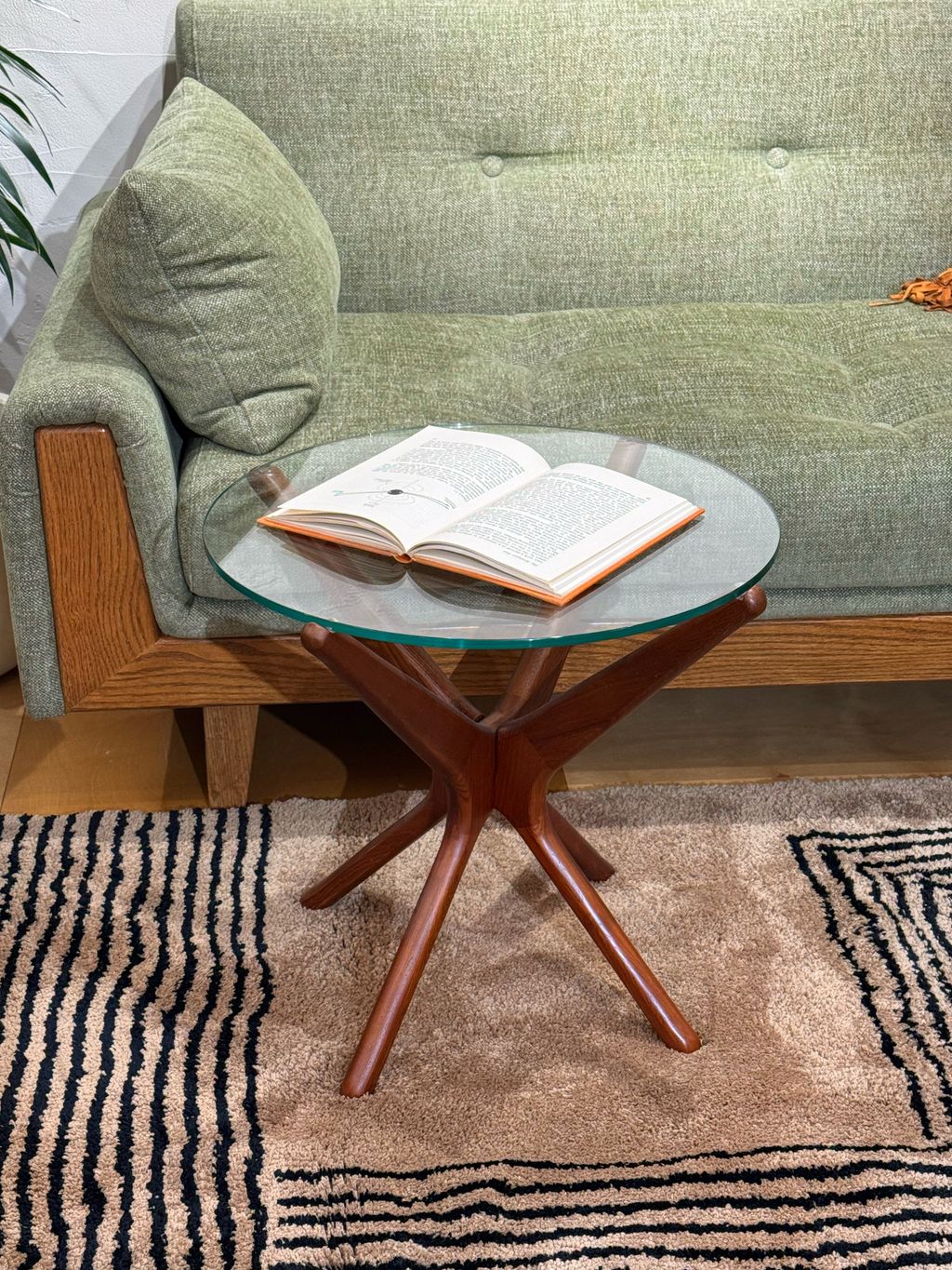 TRESTLES SIDE TABLE CLR トラッセルサイドテーブルのコーディネート