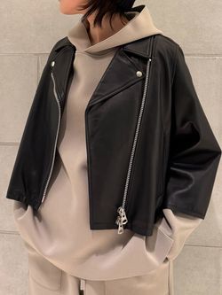 追加予約2》レザー ショートライダースジャケットのコーディネート