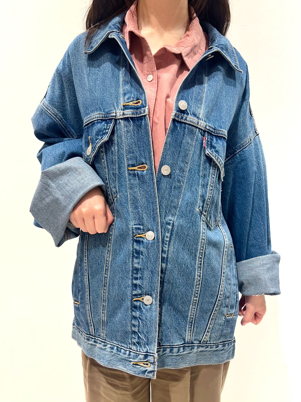 LEVI'S/リーバイス】XL WOMENS TRUCKERのコーディネートスナップ（AIRI