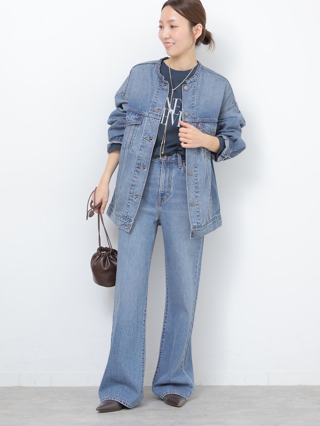 予約》［26SS新作］別注【LEVI'S】COLLARLESS XL TRUCKER：デニム