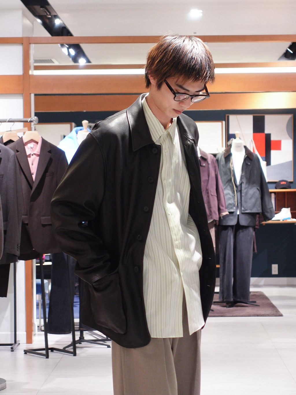 AURALEE (オーラリー)TEXTURED LAMB LEATHER BLOUSONのコーディネート