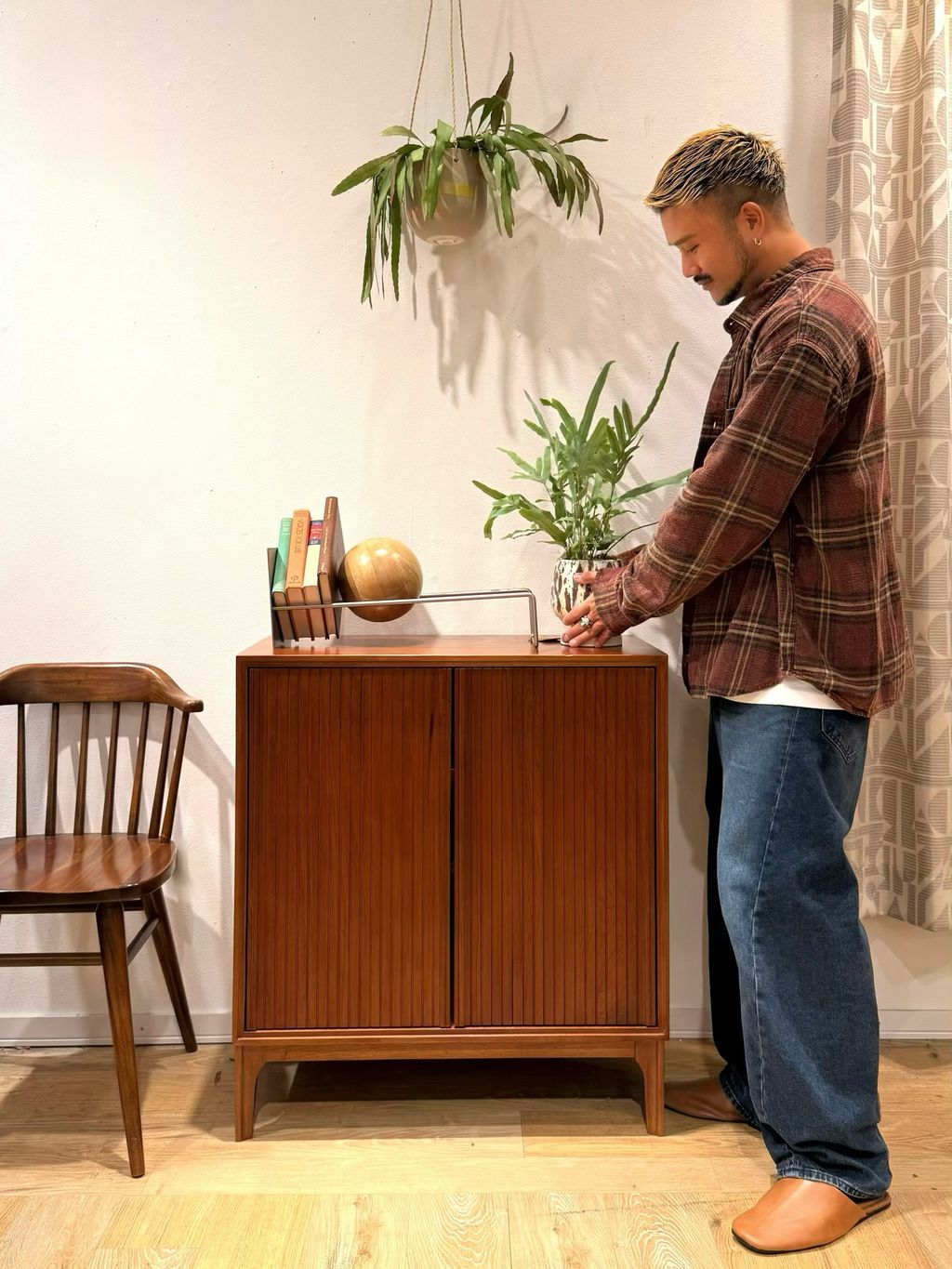 JOURNAL STANDARD FURNITURE