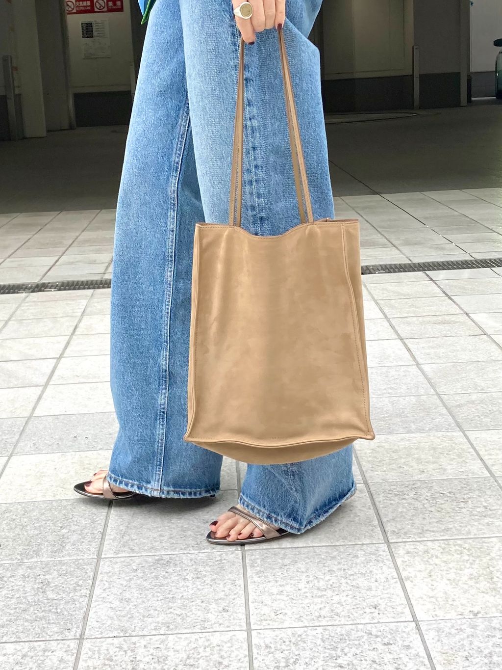 18G SMOOTH V-NECK KNITのコーディネートスナップ（STAFF K）｜L