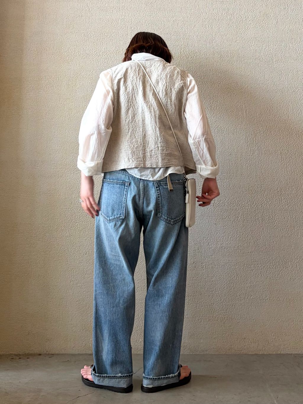 ジャーナルスタンダードラックス オリジナル ダメージ テーパード デニム 13OZ クラッシュダメージデニムのコーディネートスナップ（A.D