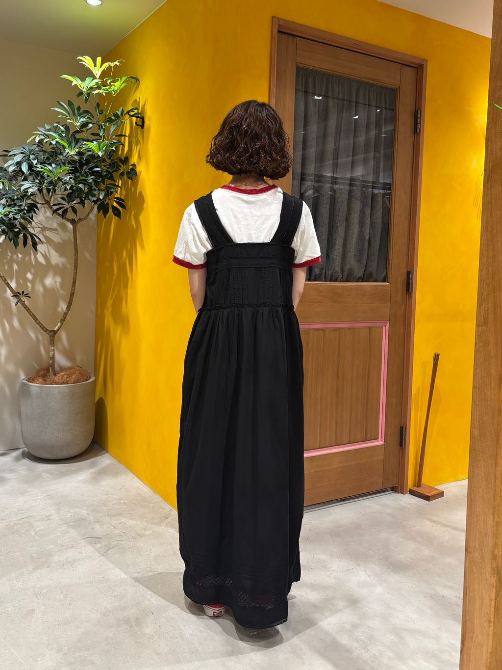 コットンローンレーストリムワンピースのコーディネートスナップ