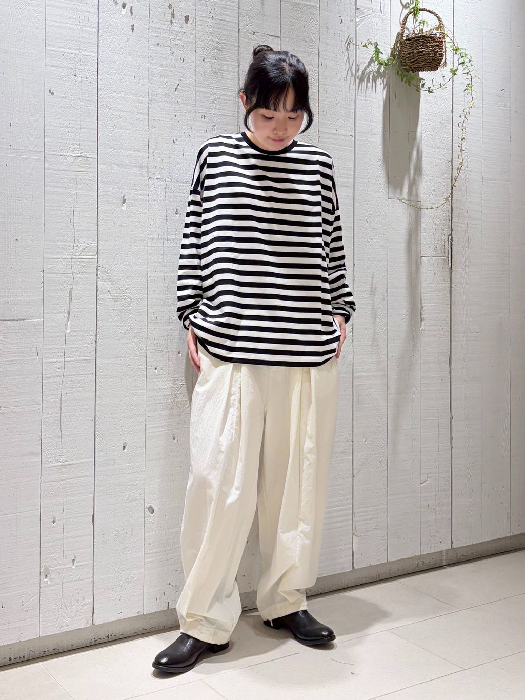 ウェザークロス タックシームパンツのコーディネートスナップ（N.H