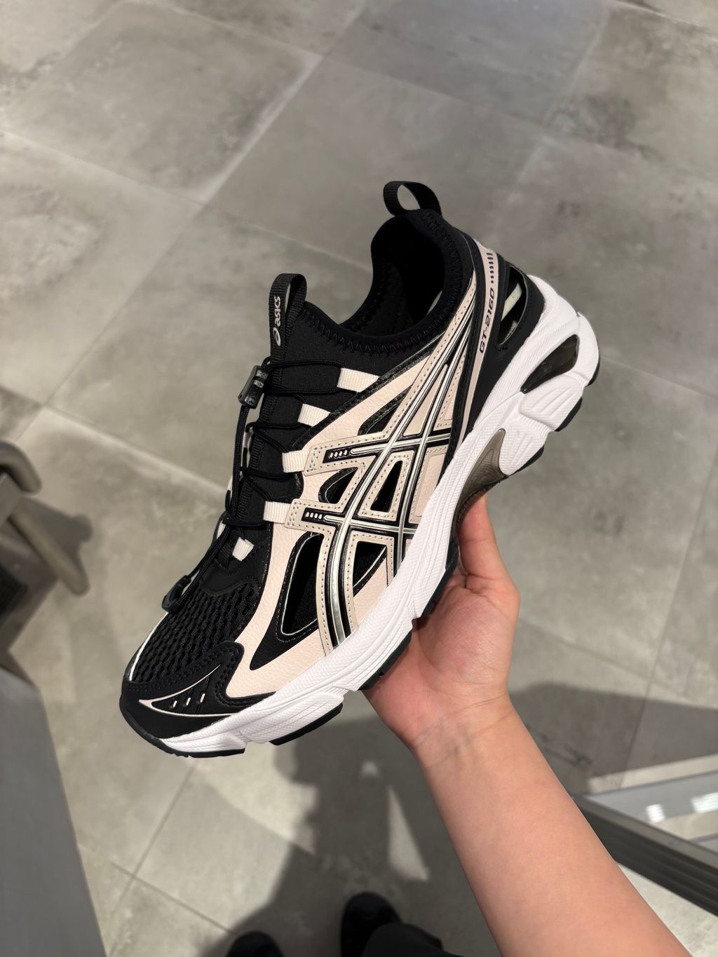 ASICS GT-2160 BREEZE 1203A951.001のコーディネートスナップ（Hiyori