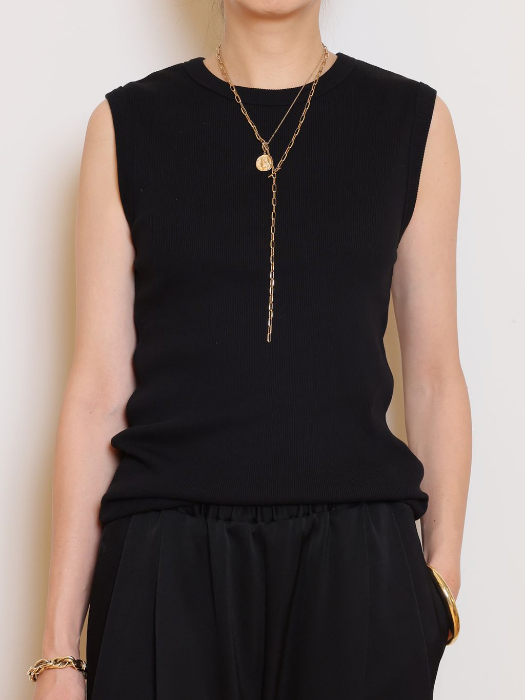 Dignity sleeveless プルオーバーのコーディネートスナップ（MUSE