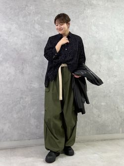 バックサテンCPOシャツブルゾンのコーディネートスナップ（M.F