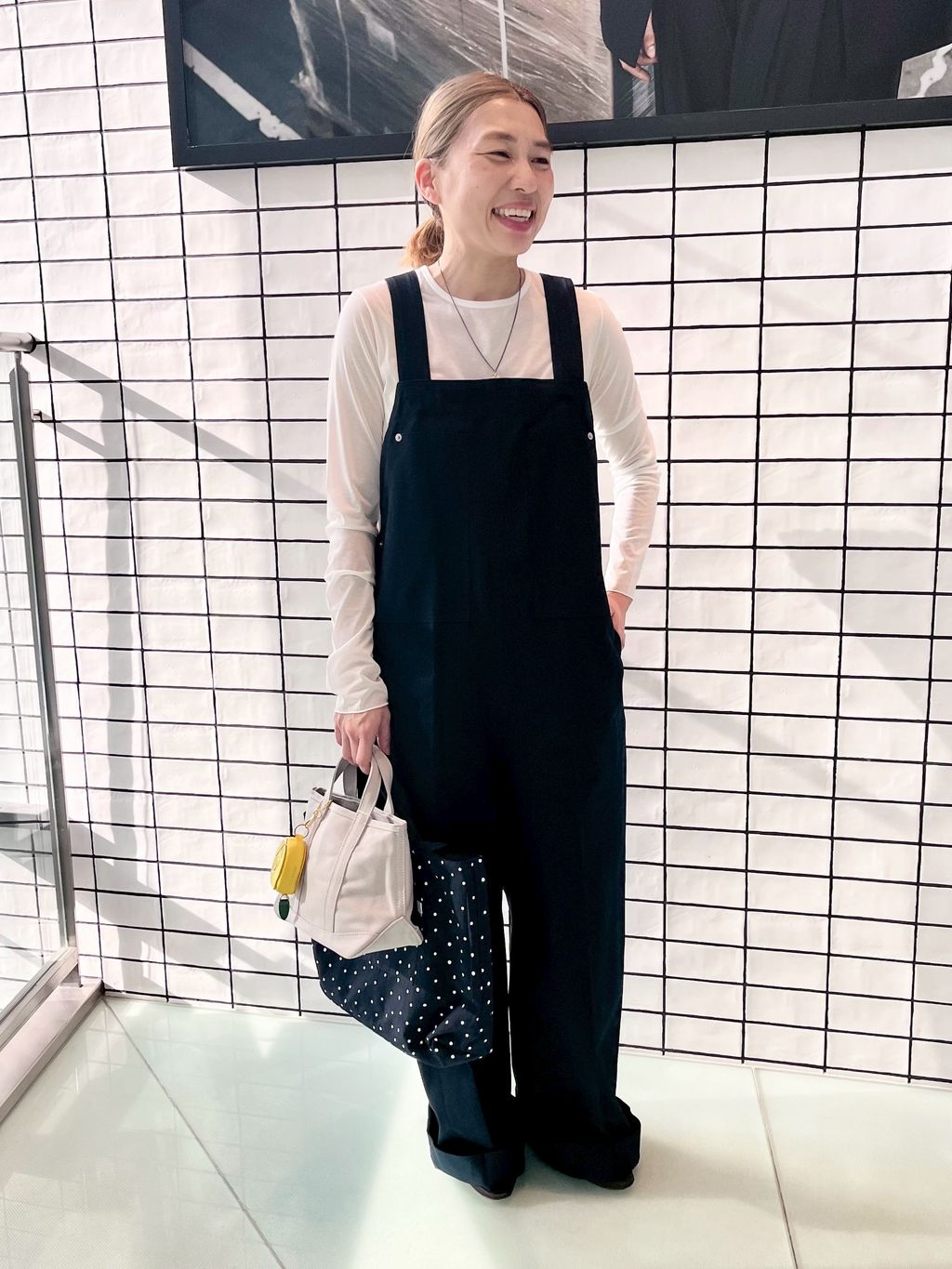 イエナ◯Maison IENA 別注 Nell/ネル サロペット　ネイビー Maison IENA 別注 Nell/ネル サロペット 261-202-51のコーディネート