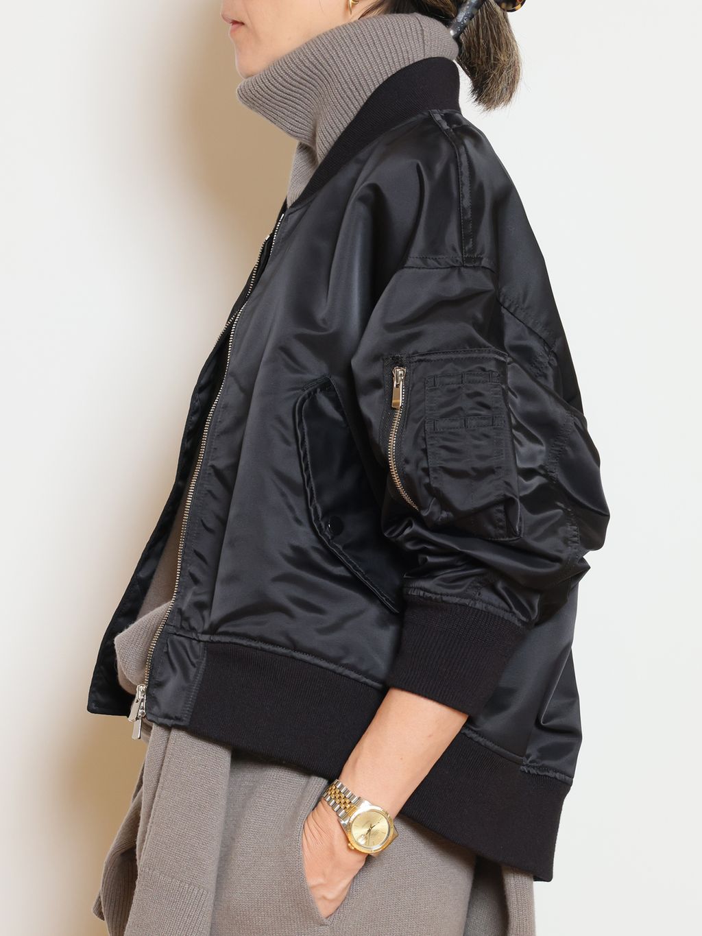 ミドルゲージタートルニットのコーディネートスナップ（MUSE）｜MUSE