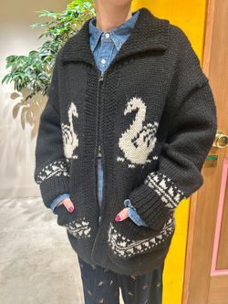 ネパールスワンカウチンハンドニットカーディガンのコーディネート