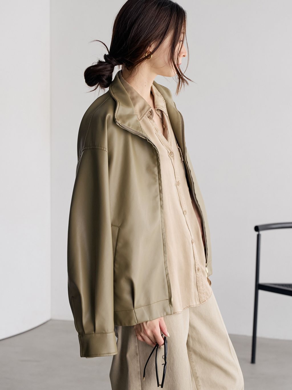 予約》Leather like wash ブルゾンのコーディネートスナップ（Nene