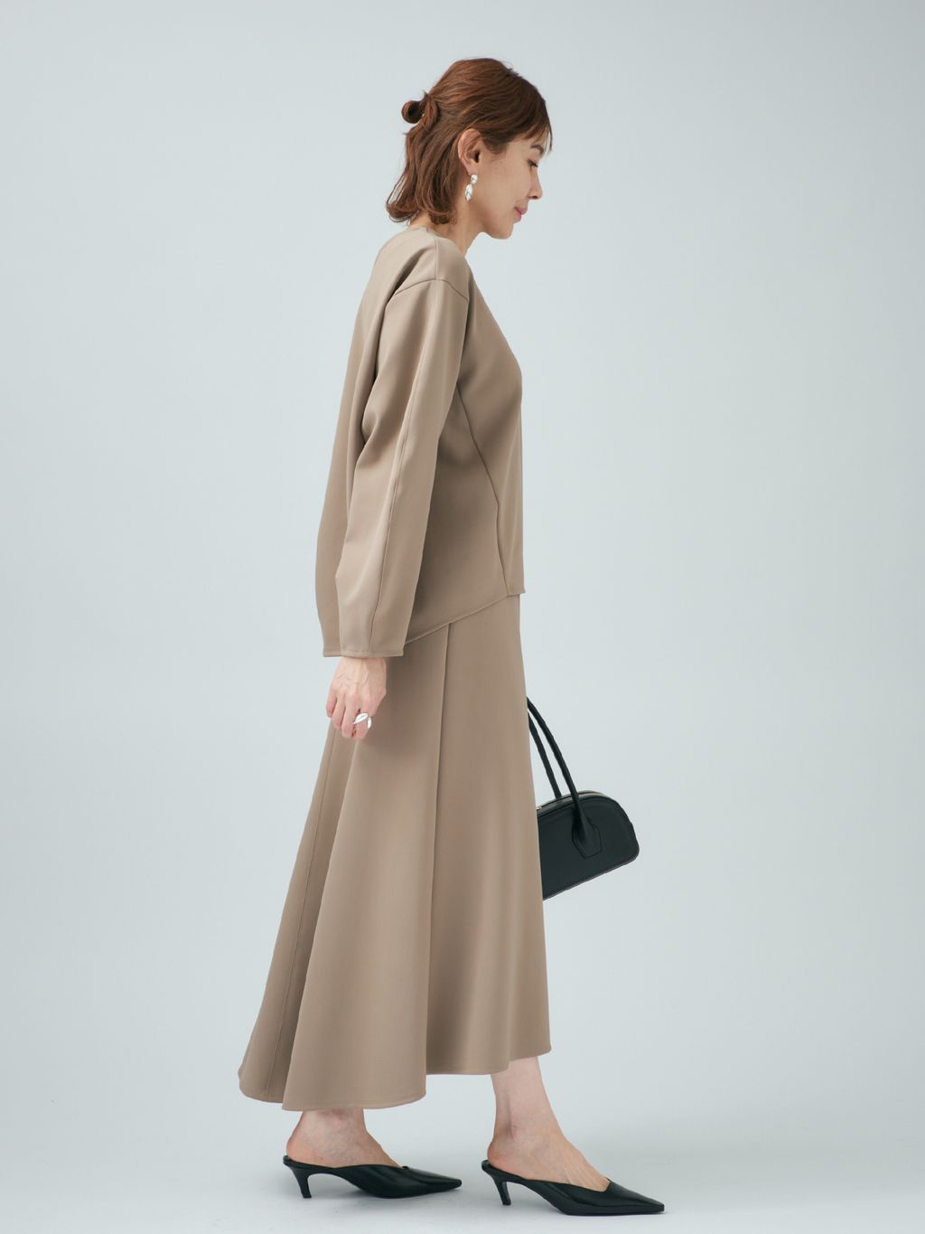 予約》ダンボールコクーンシルエットプルオーバーのコーディネート