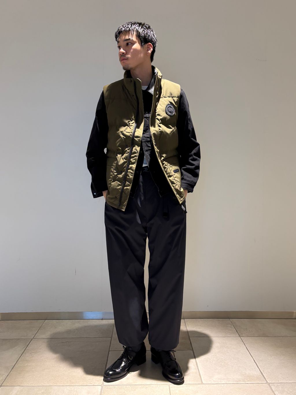 T/E （ティーイー） M52 トラウザーズのコーディネートスナップ（JUN