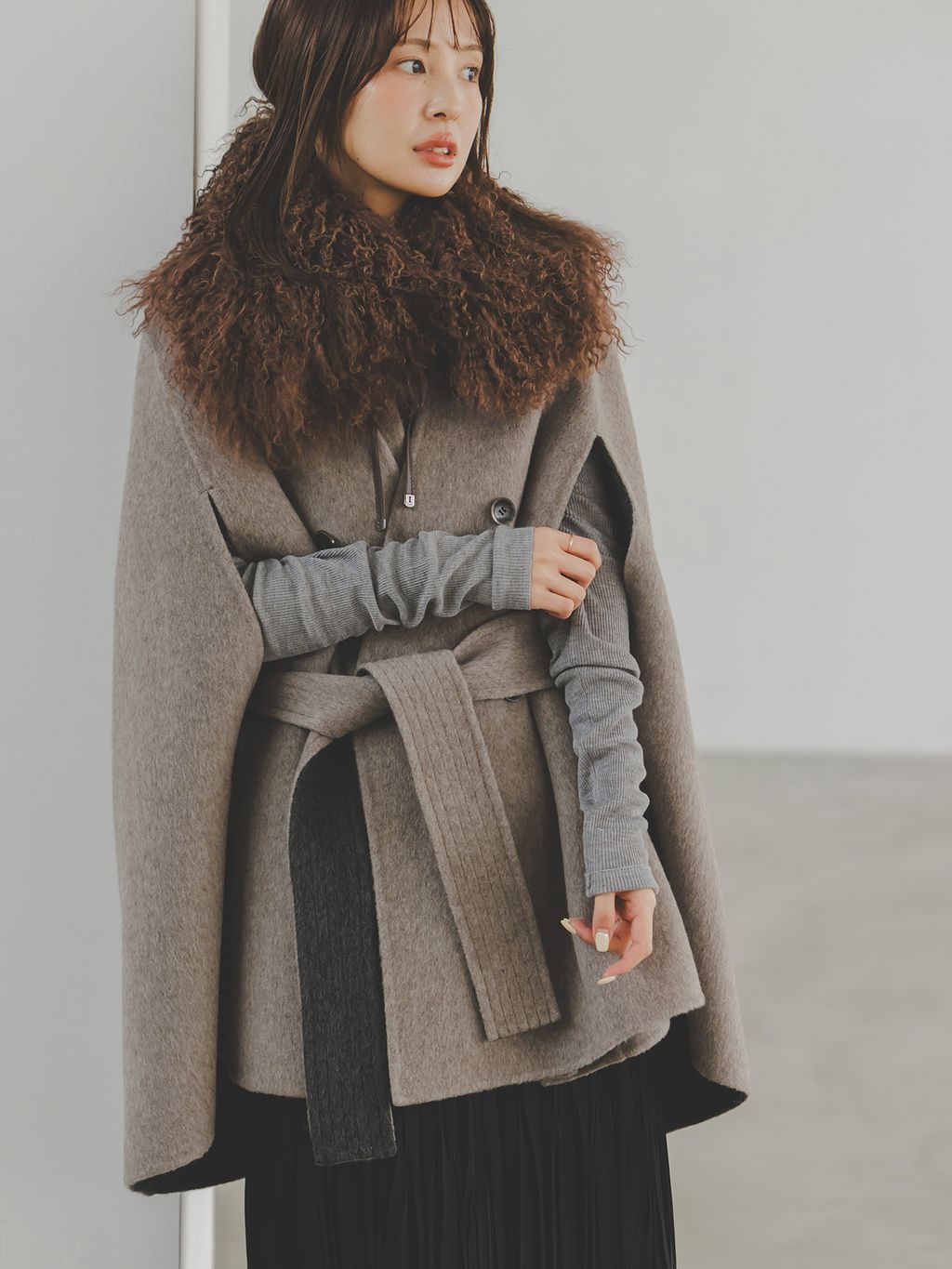 予約》【L'AUBEBLANC×NOBLE】 Dual Face Cape Coatのコーディネート